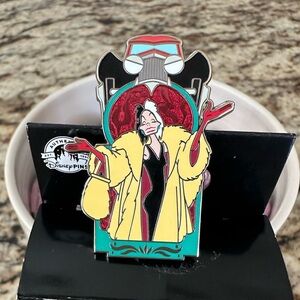 Disney Pins - Cruella de Vil - Villains Blind Box